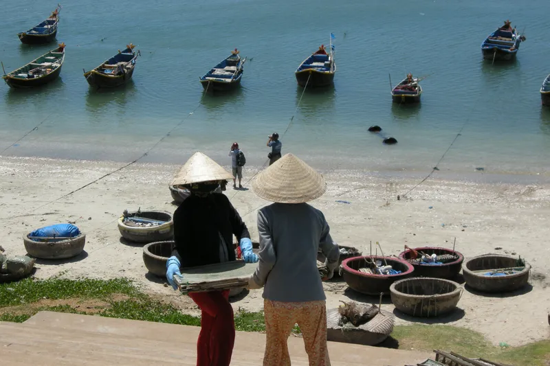 Những người phụ nữ làm nghề chài lưới