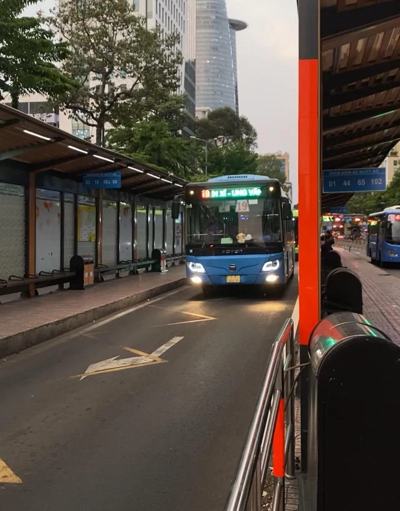 Trạm trung chuyển xe buýt Hàm Nghi